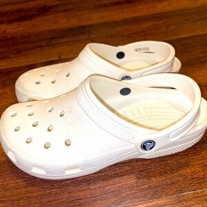 Women’s Crocs Size 9.